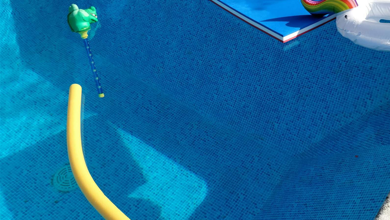 Tout savoir sur l'étanchéité des piscines : la solution de la membrane armée